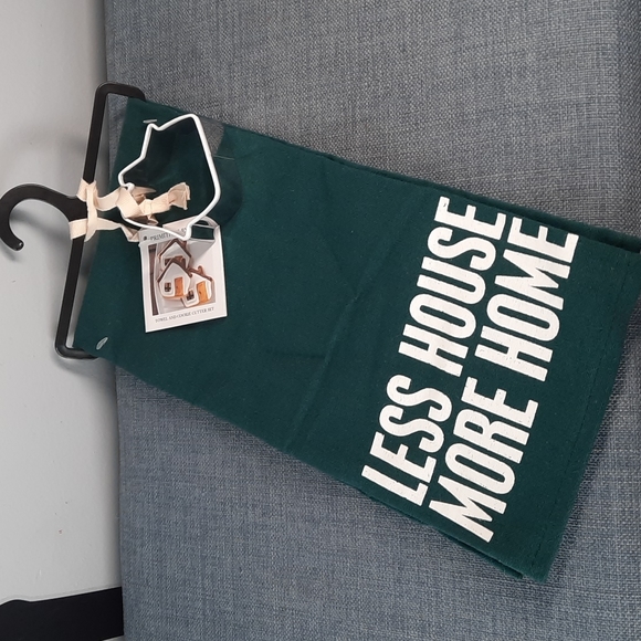 Kitchen Dish Towel Cookie Cutter Set House Home Housewarming Neighbor House NWT - Picture 1 of 8